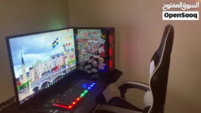 للبيع pc مع طاوله وماوس وكيبود 4