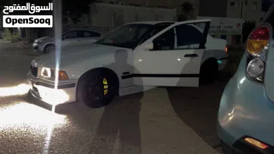 بي ام دبليو الفئة 3 318 2