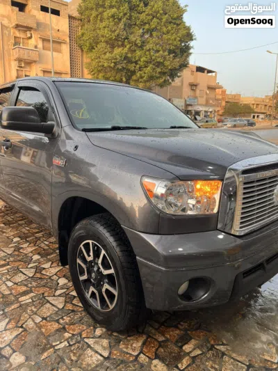 Toyota Tundra SR5 2