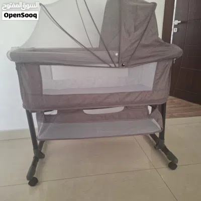سرير اطفال و كوت سيارة بسعر لطيف 4