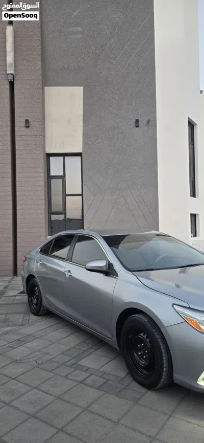 Toyota Camry LE 2