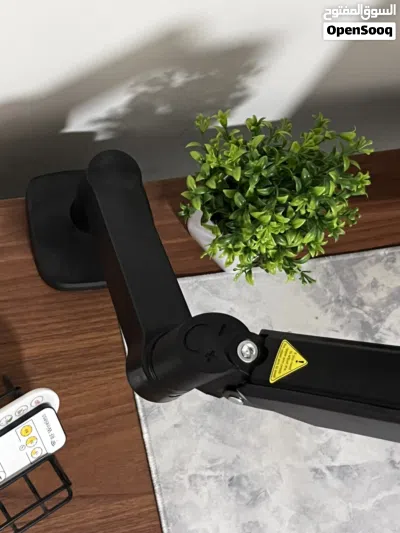 Monitor arm 2