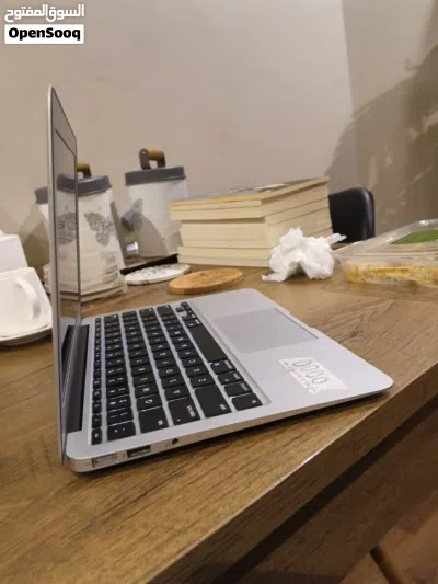 ماك بوك اير MacBook Air الحجم 11.7 مساحة 256 2