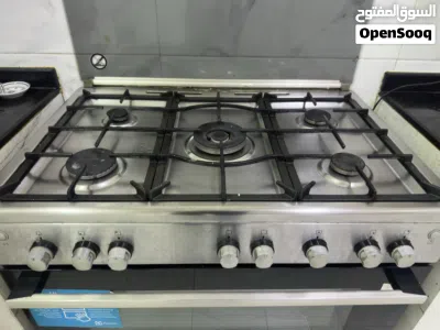 Electolux cooking range 5 burners with Oven 3