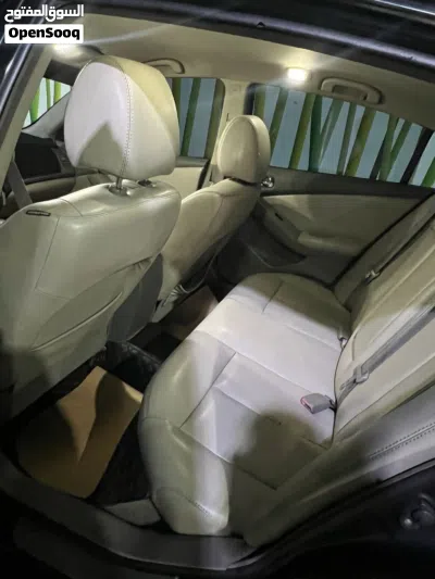 Nissan Altima Standard 4