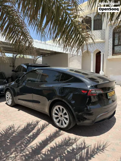 Tesla Model Y Long Range 3