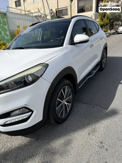 Hyundai Tucson Limited 4