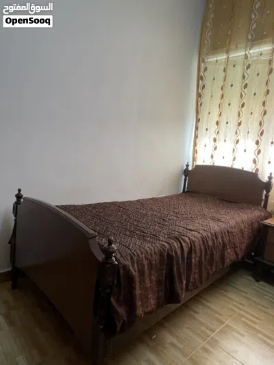 غرف نوم شبابية لاتية بحالة ممتازه 4
