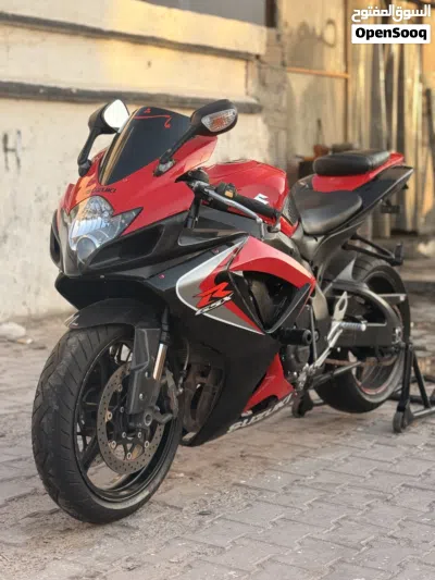 Suzuki GSX-R750 3