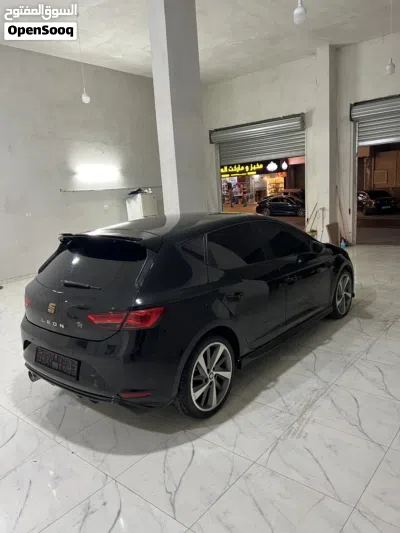 سيات ليون Standard 3