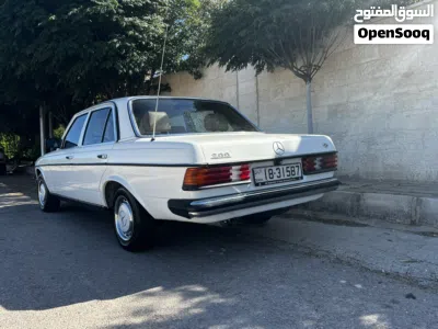Mercedes Benz E-Class E 200 2