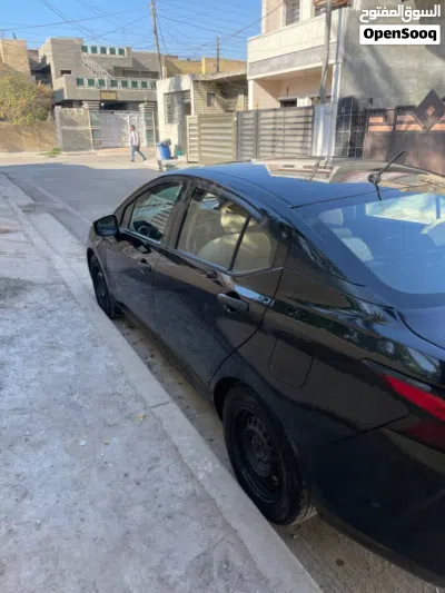 Nissan Versa SR 4