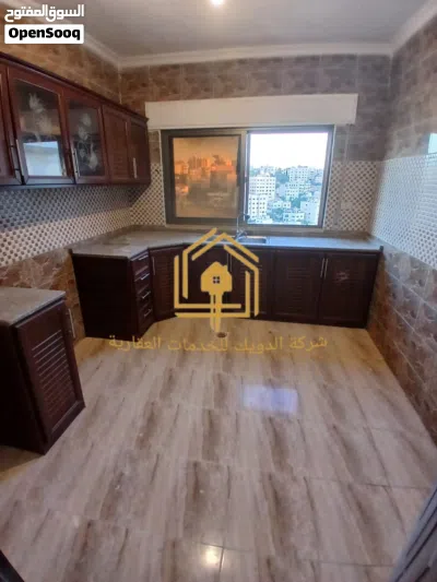 شقة * مميزة * 3نوم * 150م * مطلة * موقع مميز * ضاحية الرشيد 2