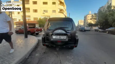 Mitsubishi Pajero GLS 3