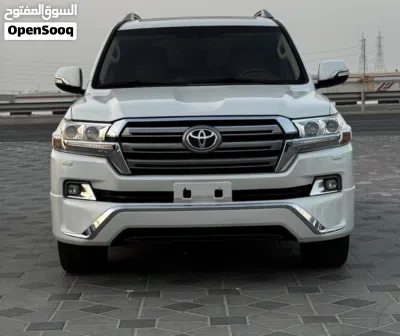 Toyota Land Cruiser GXR 2