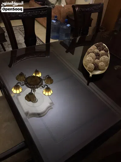 طاولة سفره بحاله جيده جدا للبيع بسعر لقطه 4