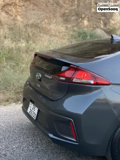 Hyundai Ioniq Standard 4