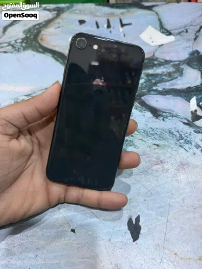 إيفون 8 نضيف حلو 3