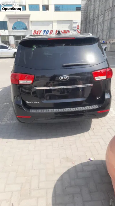Kia Sedona LX 2