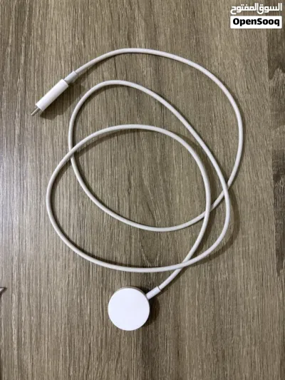 Apple Watch SE (GPS) (2nd Generation)ابل واتش بحاله ممتازة 4
