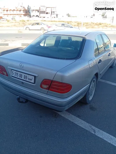 Mercedes Benz E-Class E 200 2