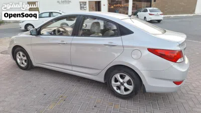 Hyundai Accent Standard 2
