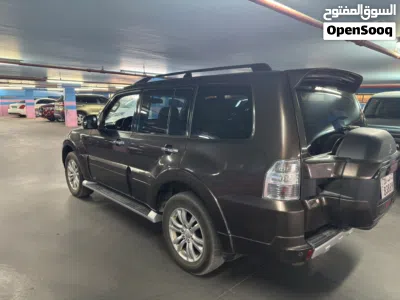 Mitsubishi Pajero GLS 2