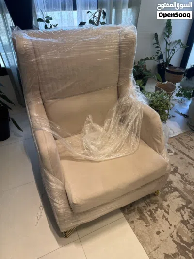 2x Single seat cushioned sofas with cushion 2