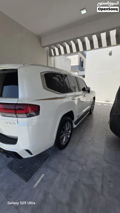 تويوتا لاند كروزر VXR 2