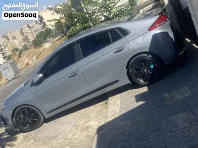 هيونداي ايونيك Standard 2