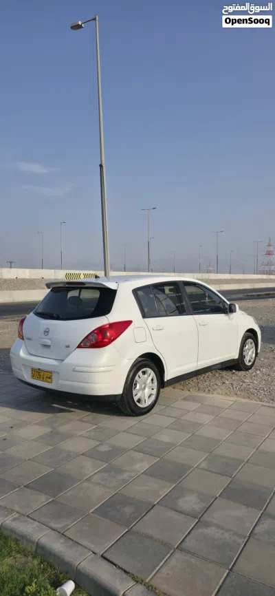 Nissan Tiida 4