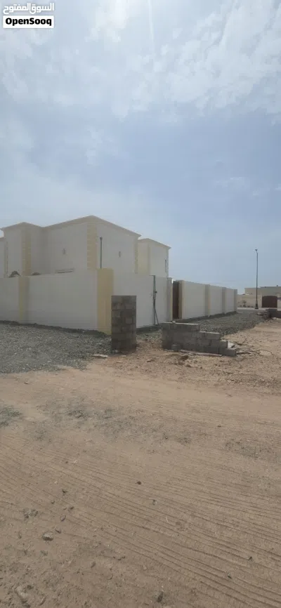 منزل الاشخرة قريب البحر 100متر قريب المهرجان والسوق 3