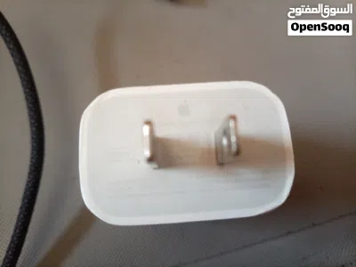 ايباد جيل تاسع (iPad 9) نظيف جداً بحالة الوكالة وبسعر لقطة شوف الوصف ومتوفر الشاحنه والباكيت 4