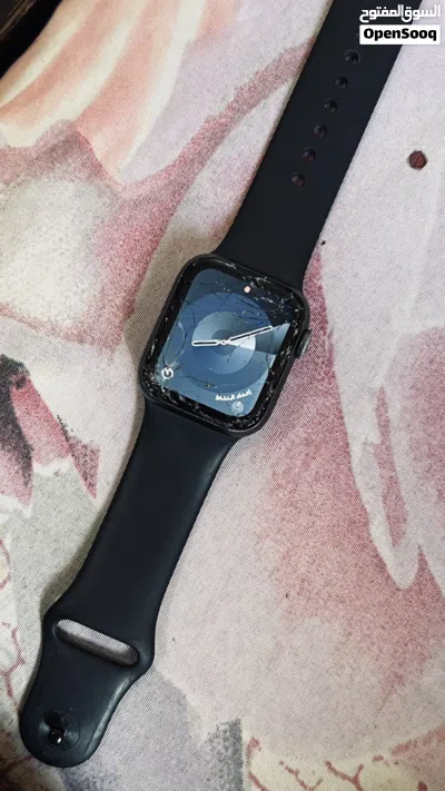 ساعة Apple Watch Series 4 ولا قحطة اقرأ الوصف 4