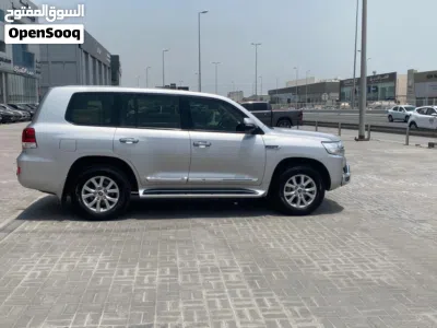 Toyota Land Cruiser GXR 4