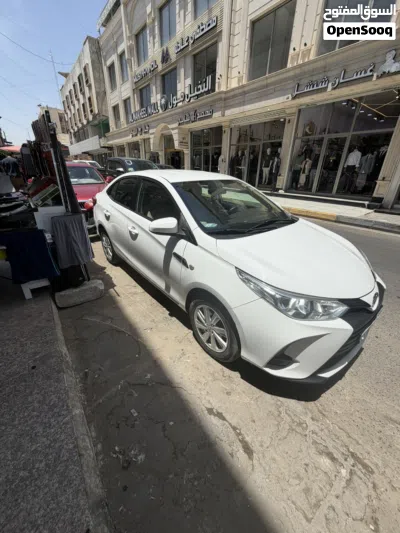 Toyota Yaris SE 4