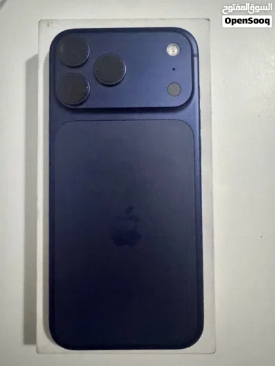 iPhone 17 pro max - deep blue 2