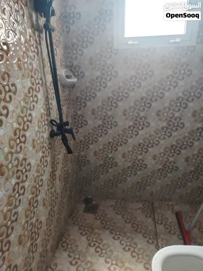 السلام عليكم نحن محتاجين نبيع البيت محتاجين 95,000 محتاجين يعني اخوي اخواني عندهم ديون في البنك 2