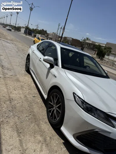 Toyota Camry GLE 3