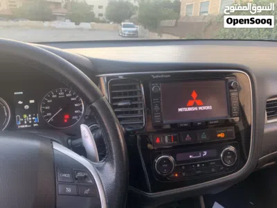 Mitsubishi Outlander GLS 4