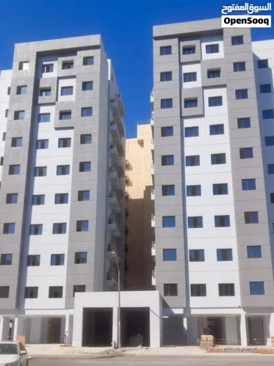 للإيجار محل + أدوار تجارية (على شارع رئيسي المغيرة) 2