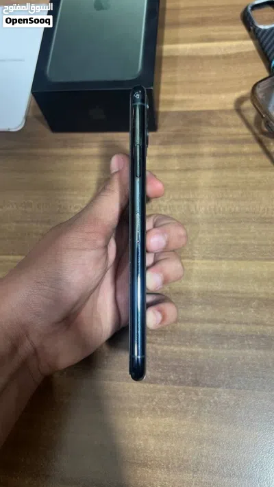 ايفون 11 برو ماكس للبيع 3