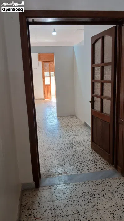 شقة للايجار في سوق الجمعة 3