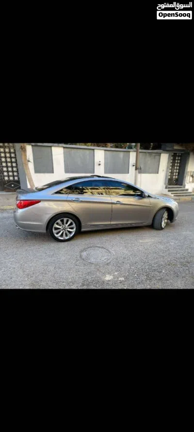 Hyundai Sonata Limited 4