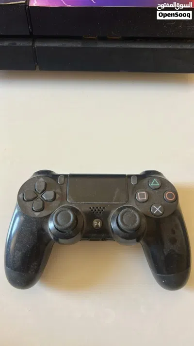 * جهاز PS4 نظيف للبيع بسعر مناسب 2