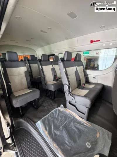 Toyota Hiace Cargo 2