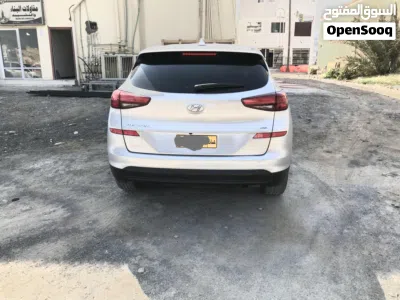 Hyundai Tucson GL 2