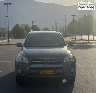 Toyota RAV 4 Limited 3