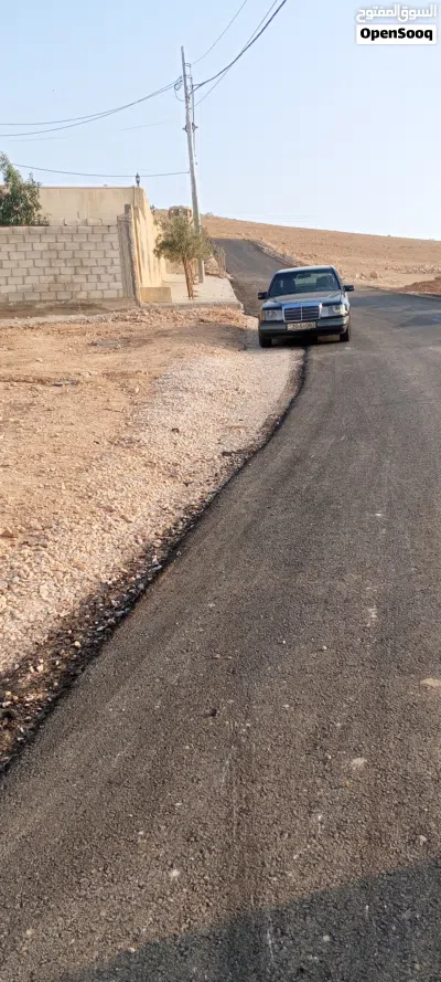 قطعه ارض في ابو الزيغان الشرقي مساحه 626 م قطعه مطله وجميله ارض مثل الكف تقع على شارعين 4