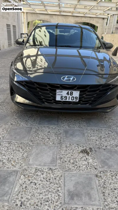 Hyundai Elantra Standard 3
